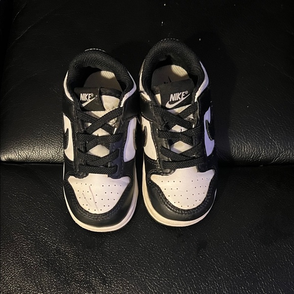 Nike Kids Black and White Sneakers - Picture 5 of 6